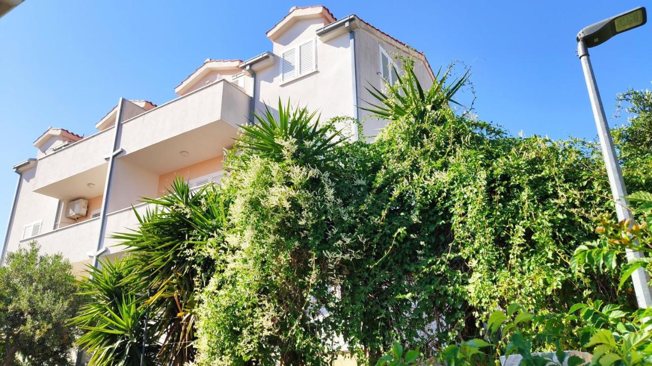Apartments Mazuran هفار المظهر الخارجي الصورة